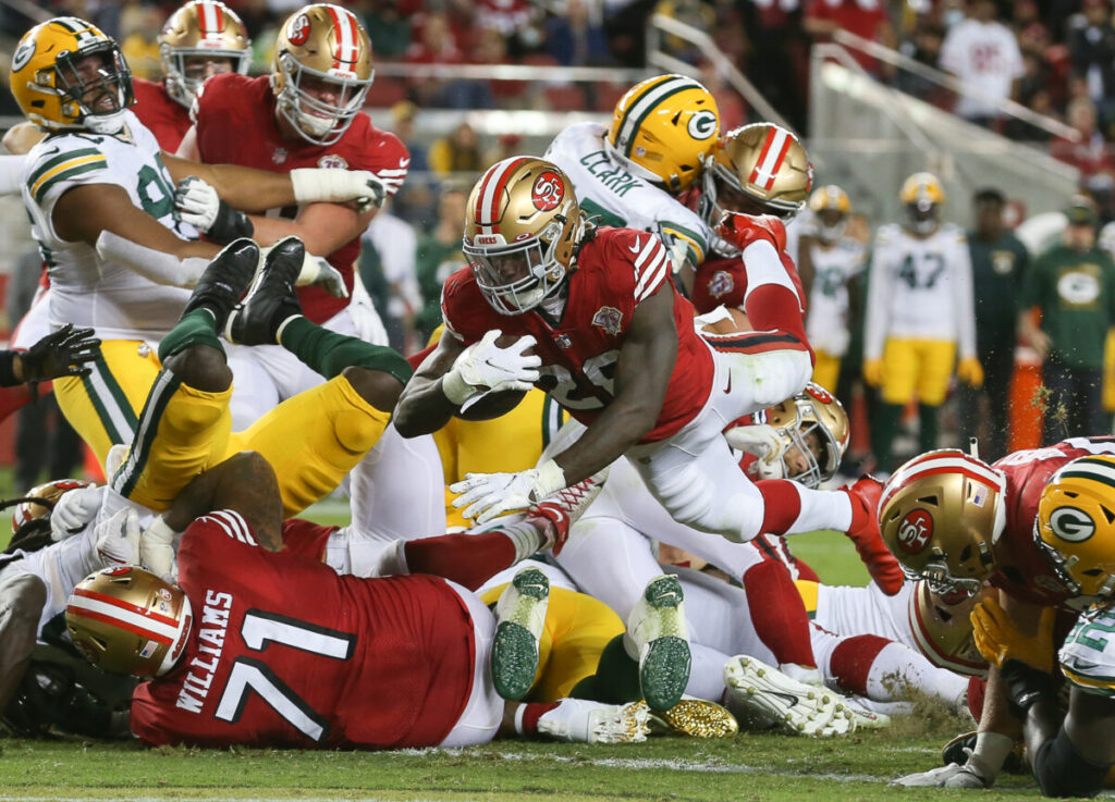 The Green Bay Packers' Defense plugs up the middle while holding 49ers rushers to just 67 yards in Week Three.